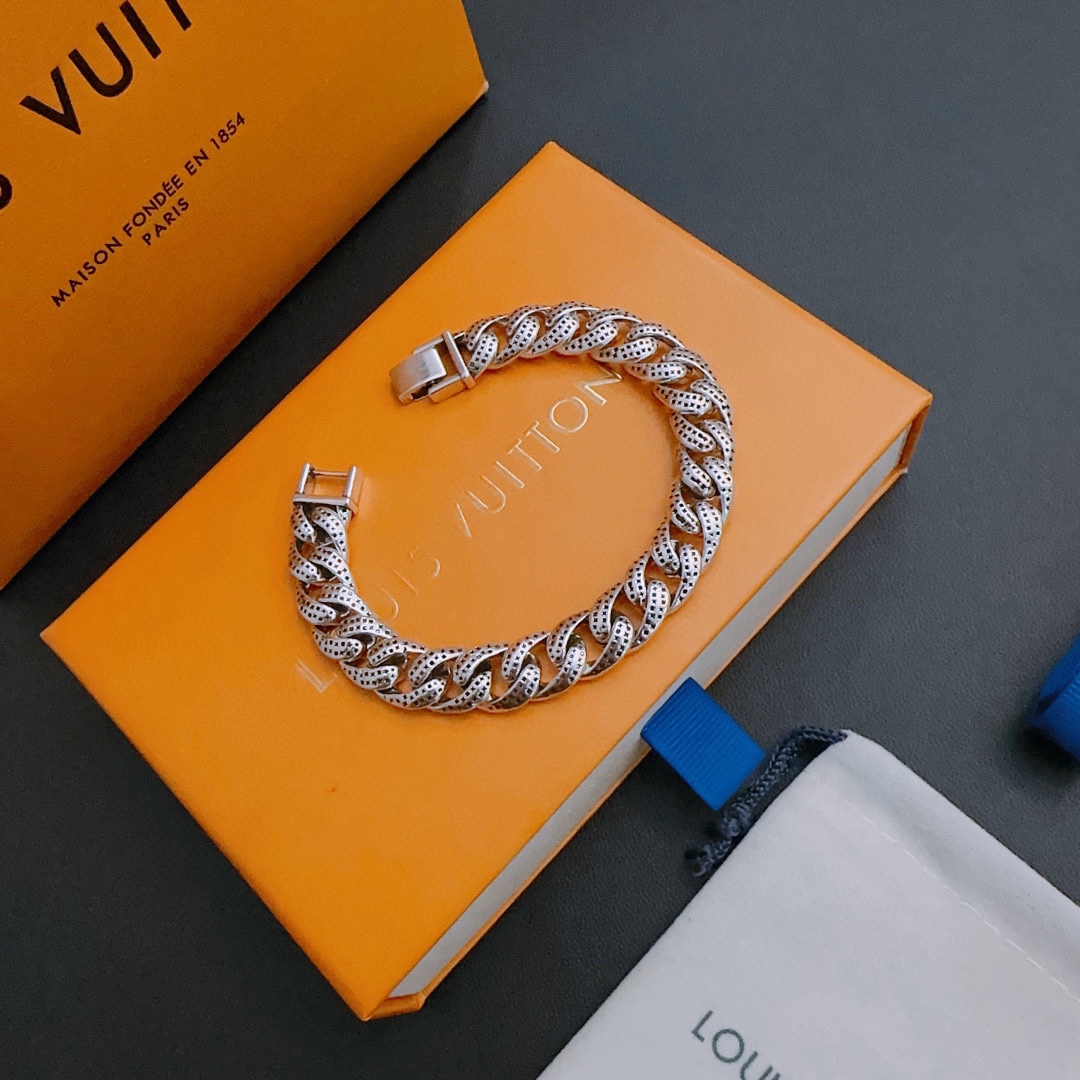 LV Bracelet 03lyr423